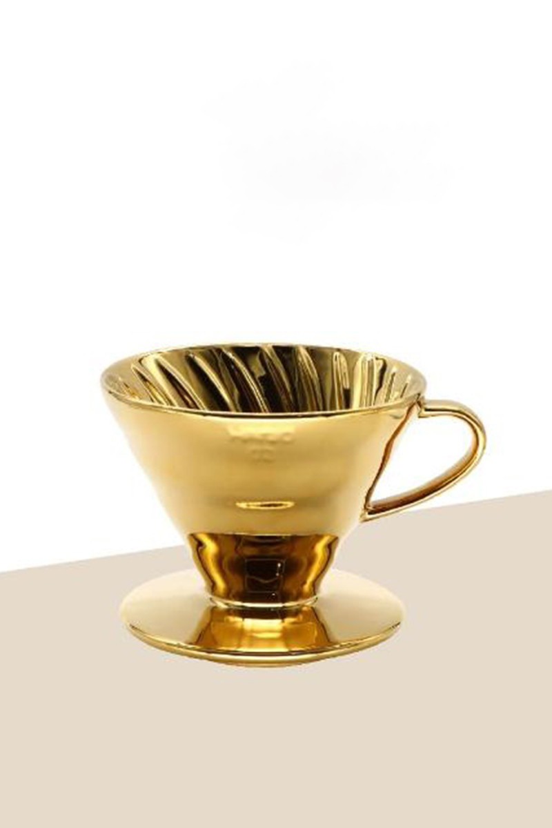 Керамическая воронка для кофе HARIO V60 02 Metallic Colour лимитированная серия с титановым покрытием, цвет золото